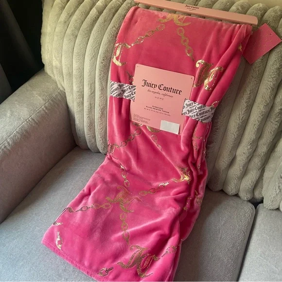 Juicy Couture Blanket - Pink and Gold Chain Link Design - Plush Throw Blanket